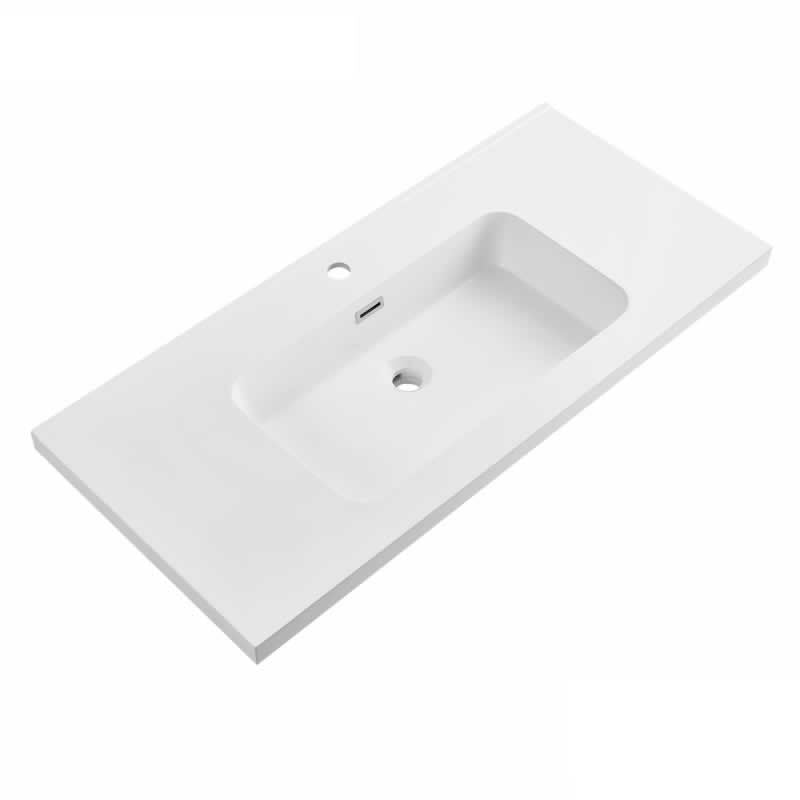 RS4818_White_01